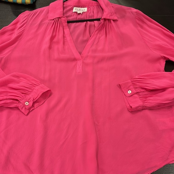 VELVET  GRAHAM & SPENCER 💯 viscose super soft Barbie pink flowing blouse sizeM - Picture 3 of 9